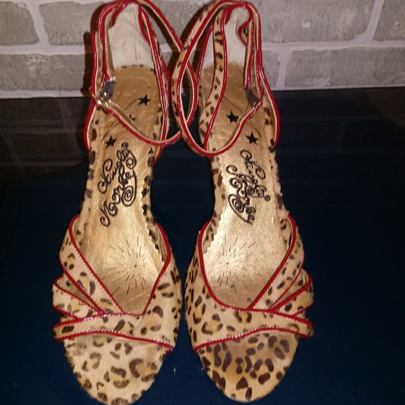 Naughty Monkey Shoes - Naughty Monkey Cat print hide sandals Sz 8.5